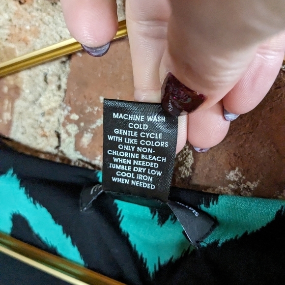 INC International Concepts Petite Medium Black & Green Chevron Dress w/ Ruching - Picture 4 of 10